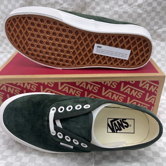 Vans Men’s Dark Green Suede Authentic
Pig Suede Dried Kelp
VN000D7YEMU Sneakers - Picture 3 of 16
